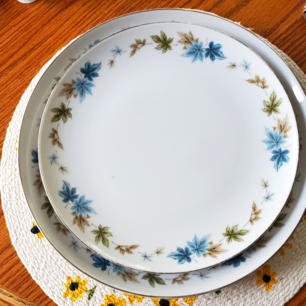 2 Grant Crest 10in and 12 in China